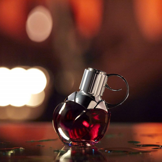 Wanted Girl By Night Parfum AZZARO