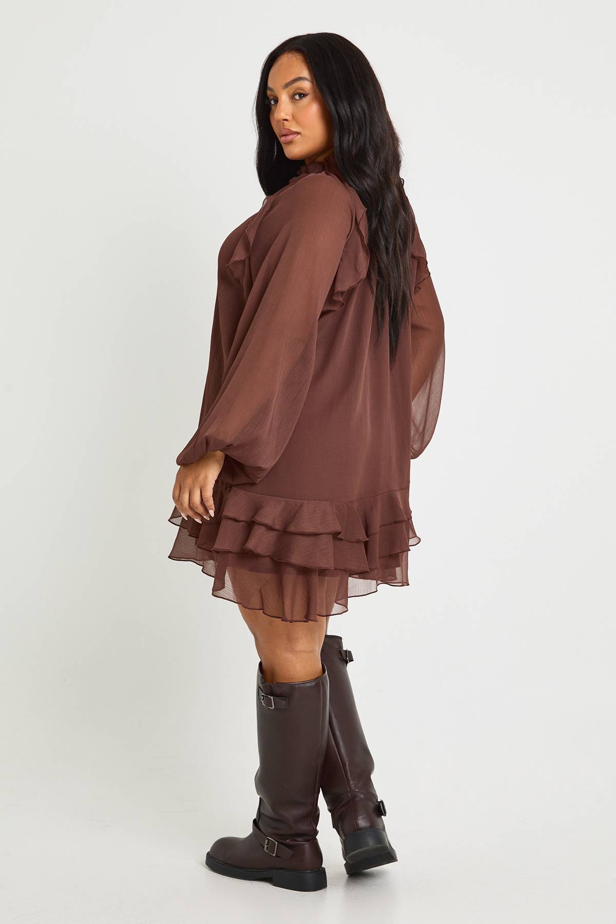 boohoo Robe Smock En Mousseline À Volants Grande Taille