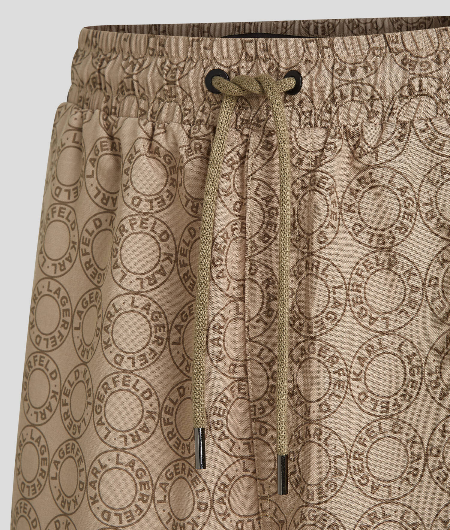 SHORT AVEC LOGO ROND