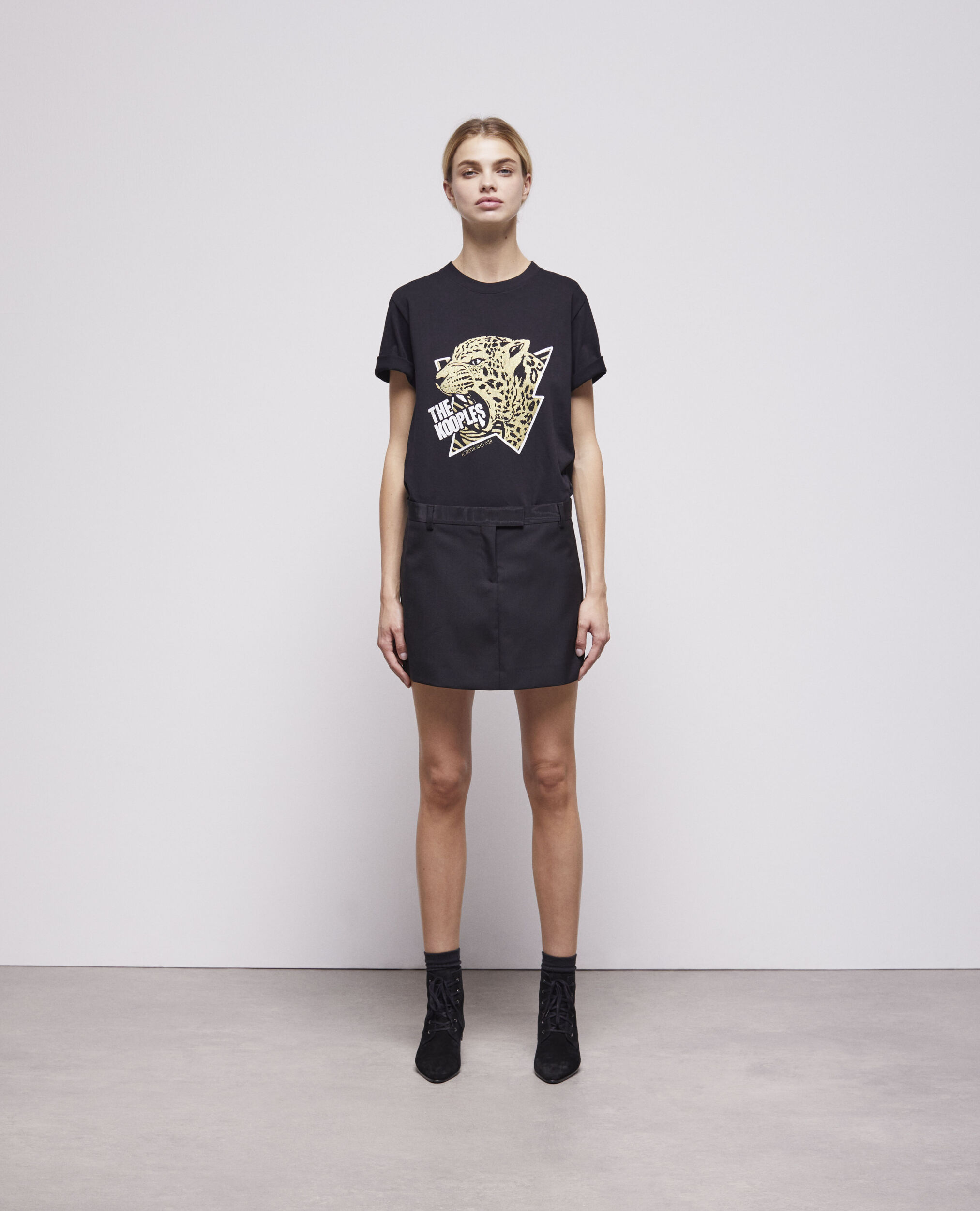 Jupe courte en laine noire