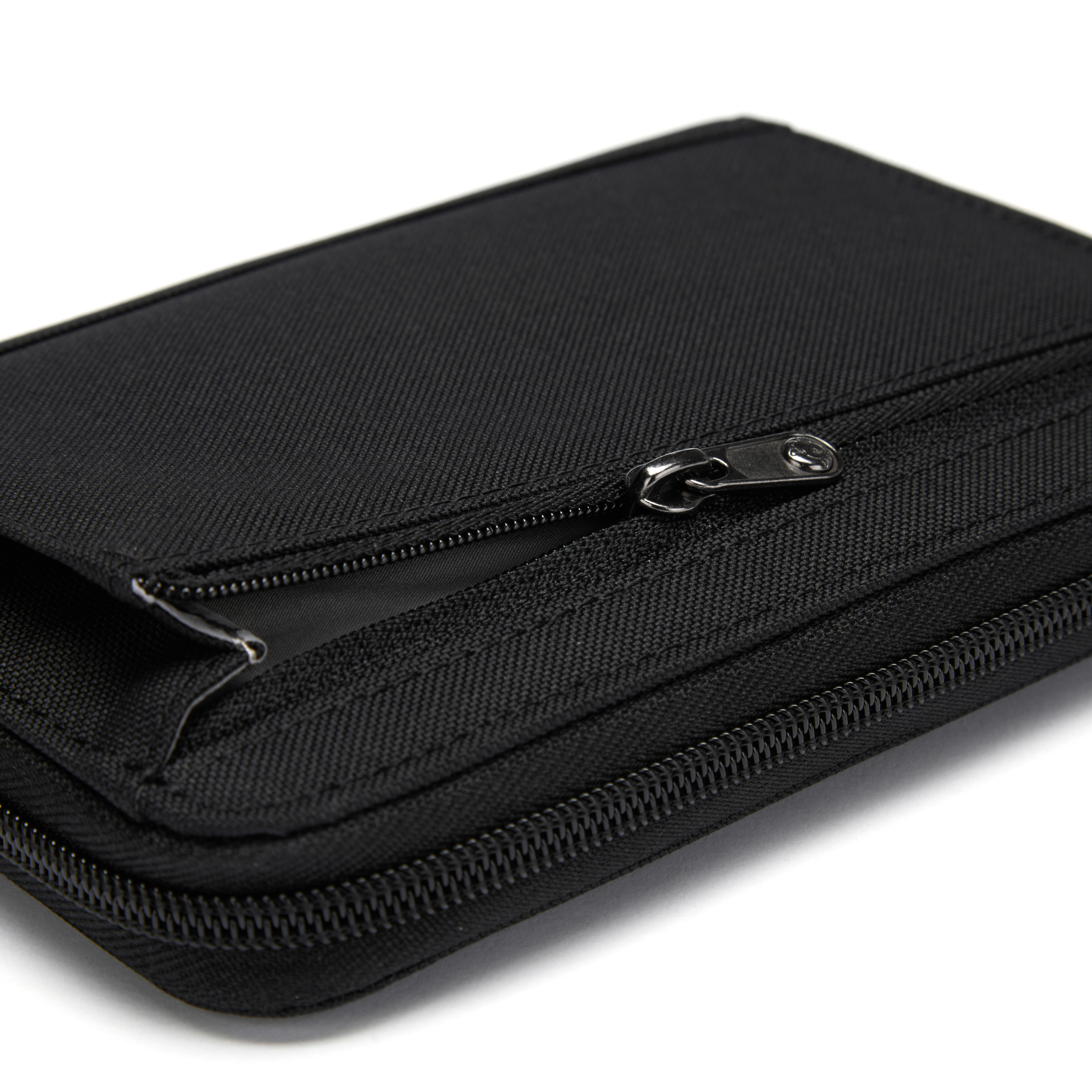RFIDsafe compact travel organizer
