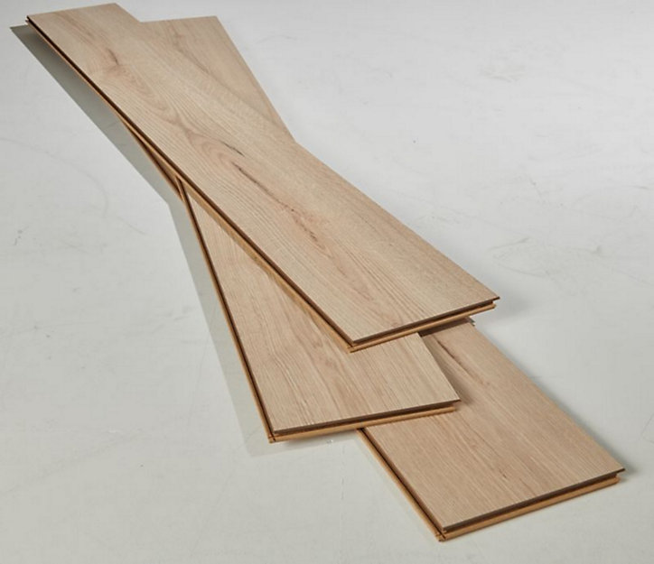 Stratifié Sandolo décor chêne naturel L.138,3 x l. 19,3 cm x Ép. 8 + sous-couche intégrée 2 mm GoodHome