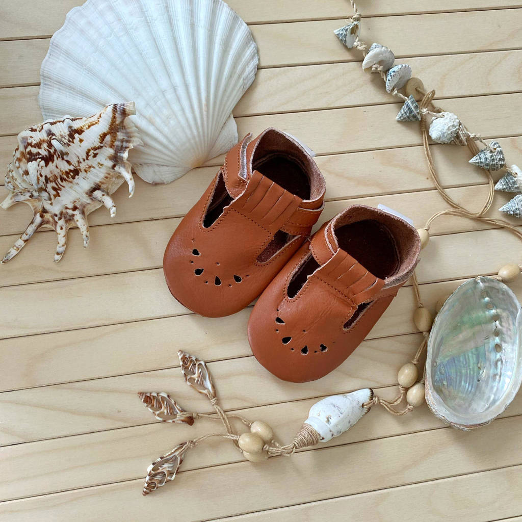 Babysteps leren babyslofjes cognac