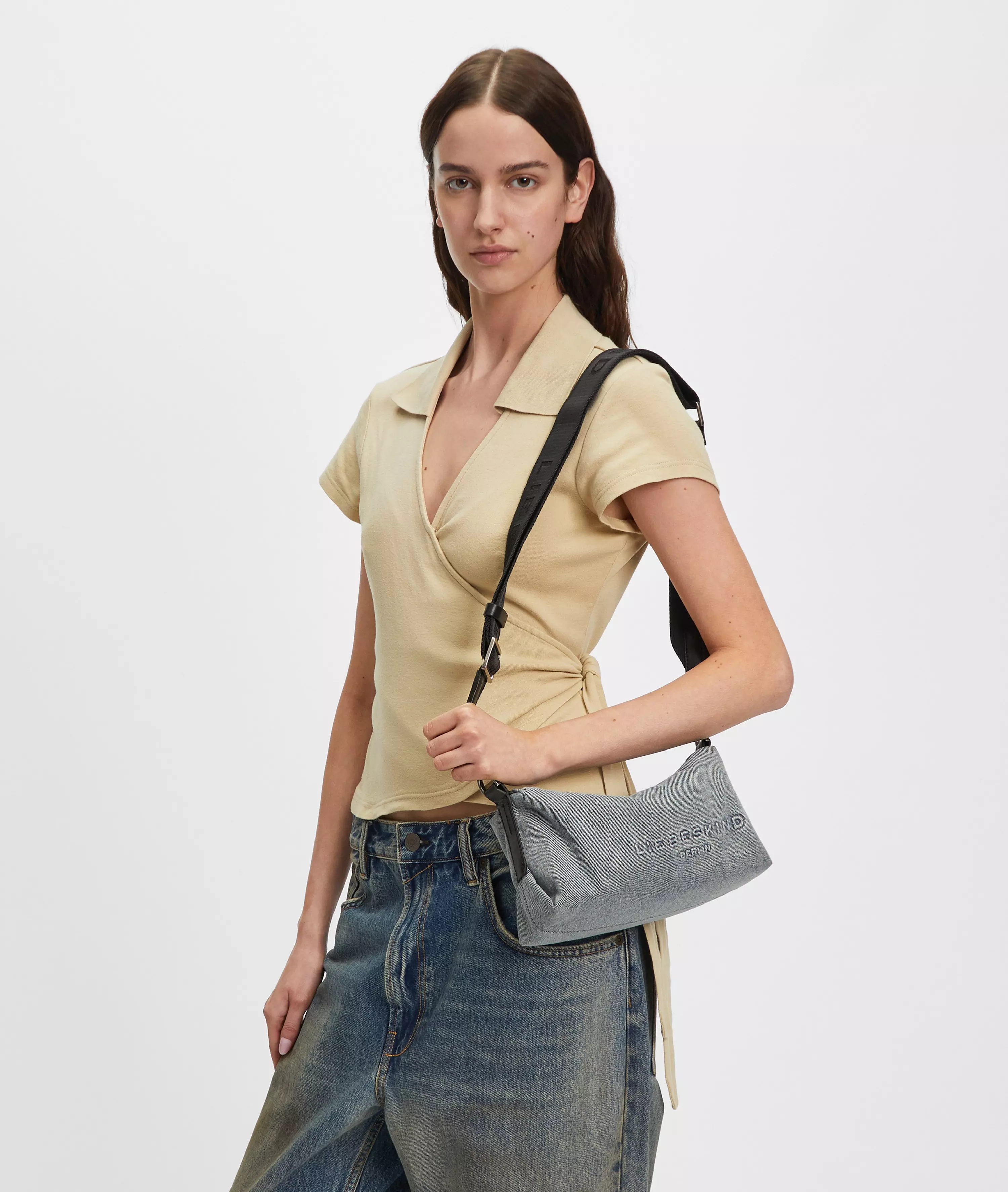 Denim Elvira Camera-Bag S Spacious denim shoulder bag