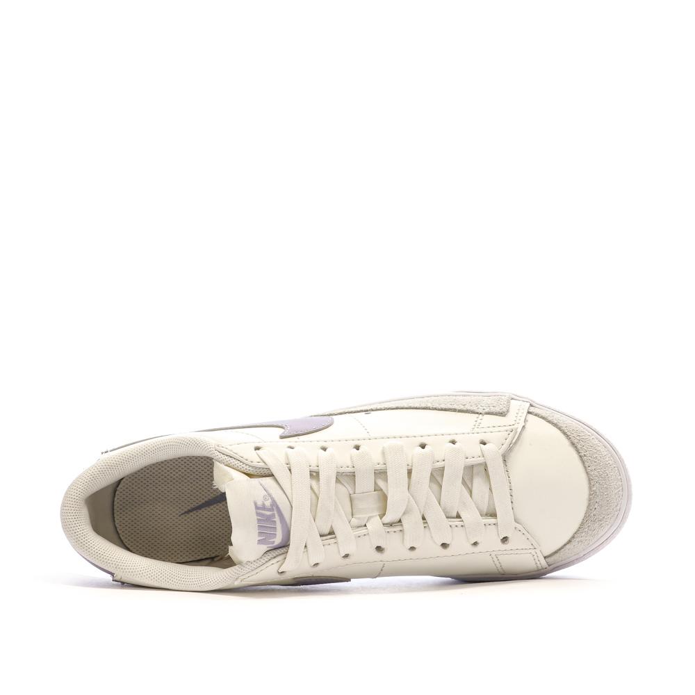 Nike Baskets Écru/Violet Femme Nike Blazer Low Platform
