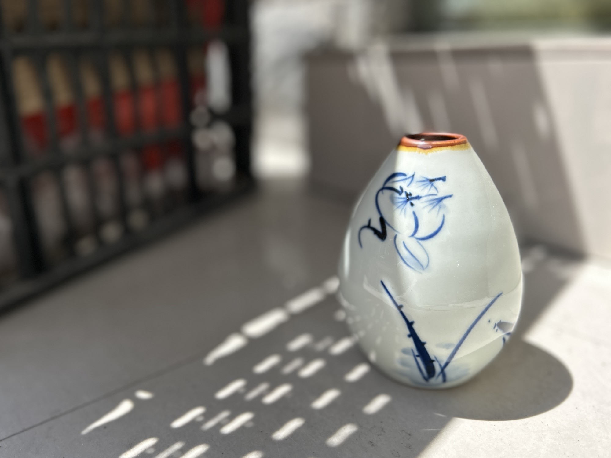 Keramikvase blau-weiß, handbemalt, Ø 8 cm, H 12 cm von fischer's lagerhaus
