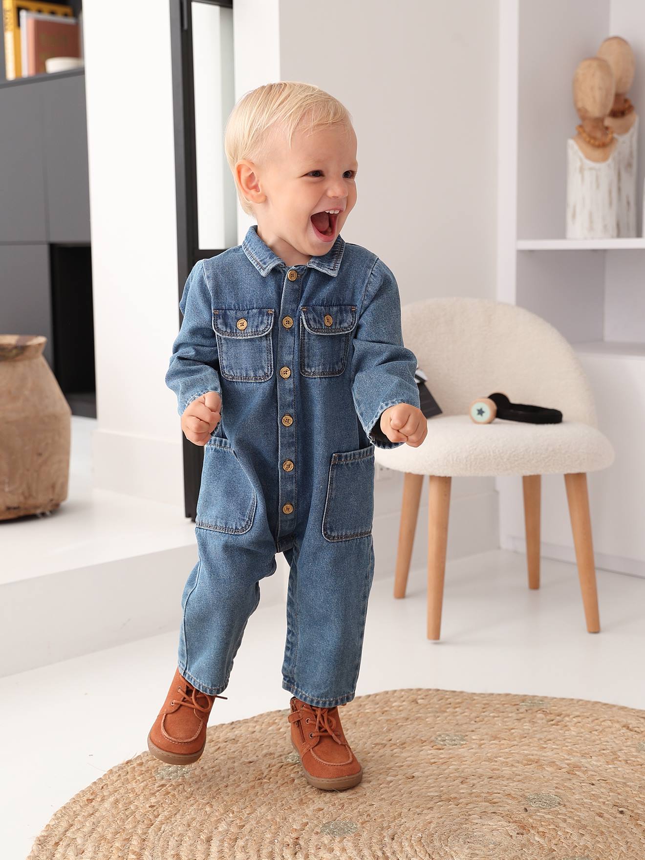 Macacão jeans para bebê cor pedra