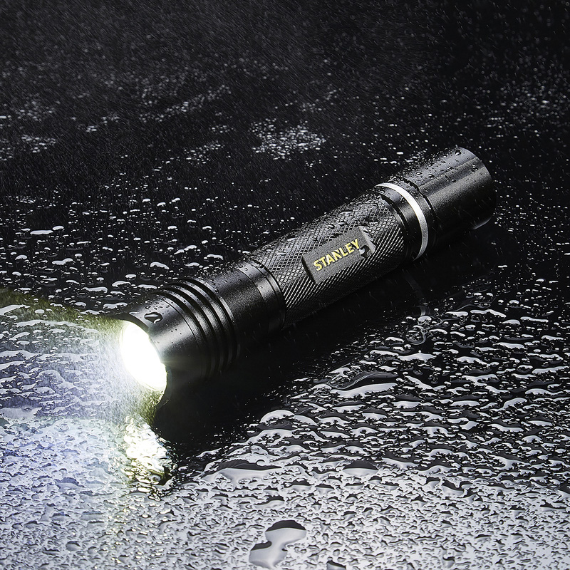 Stanley Oplaadbare zaklamp instelbare focus 650lm 6000K