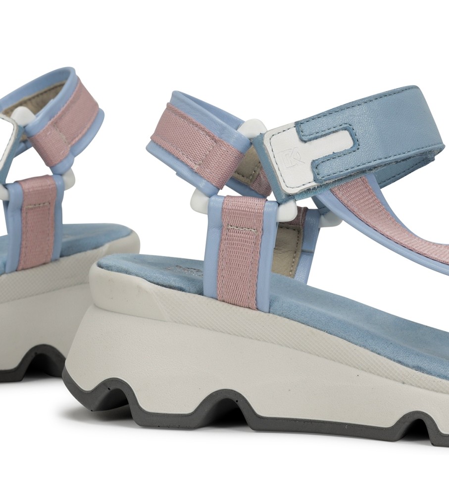 Sandálias Dorking by Fluchos Lais D9022 em couro azul - Salto plataforma de 6 cm -