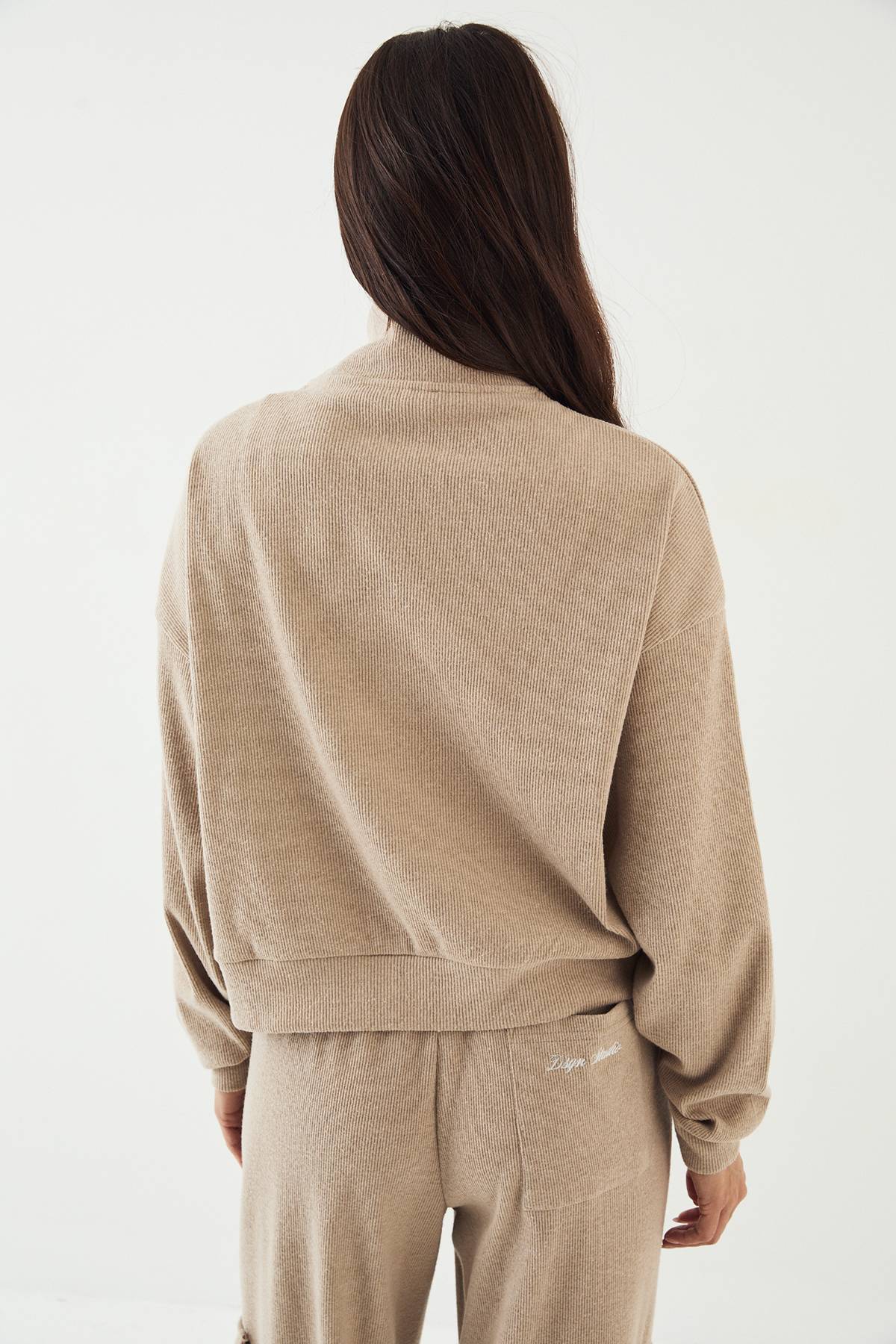 Sweatshirt DSGN Studio à Côtes Brossées avec Détail Boutons
