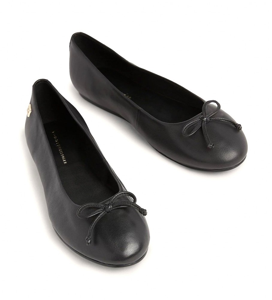 Sapatilhas de couro Tommy Hilfiger Essential, pretas.