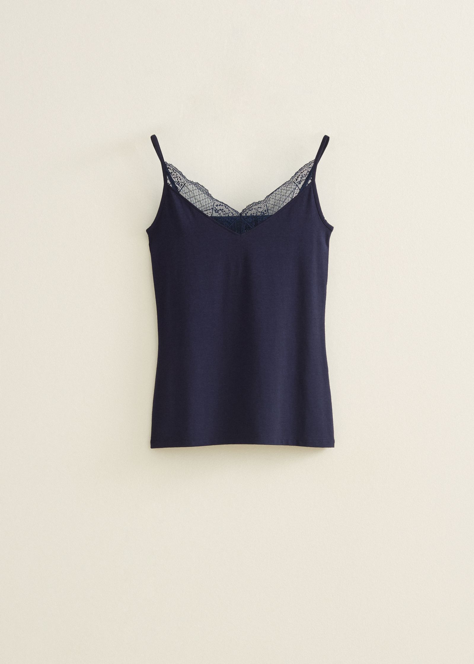 Basic singlet met kant