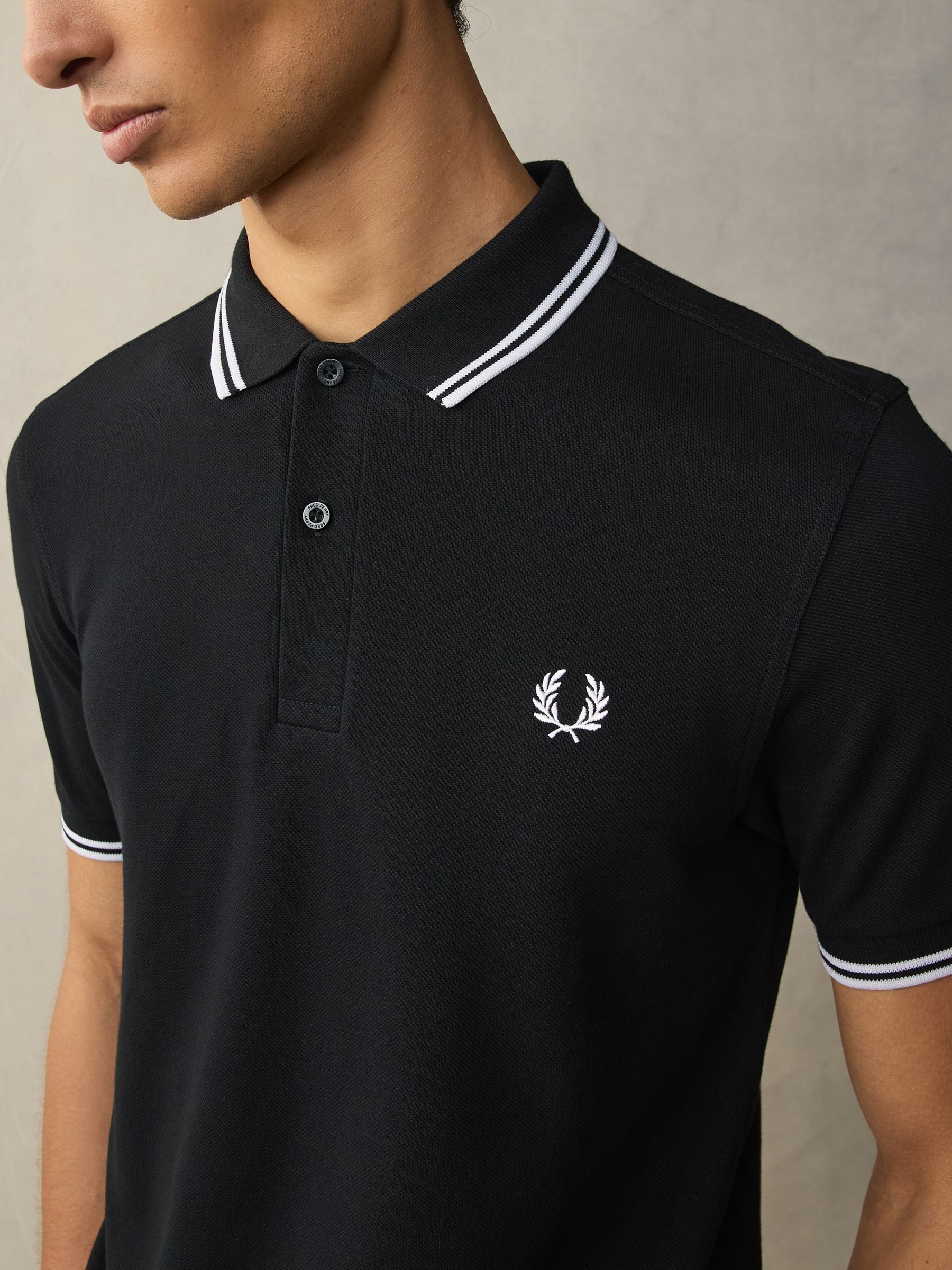 Zwart/wit - Fred Perry poloshirt met gestreepte rand