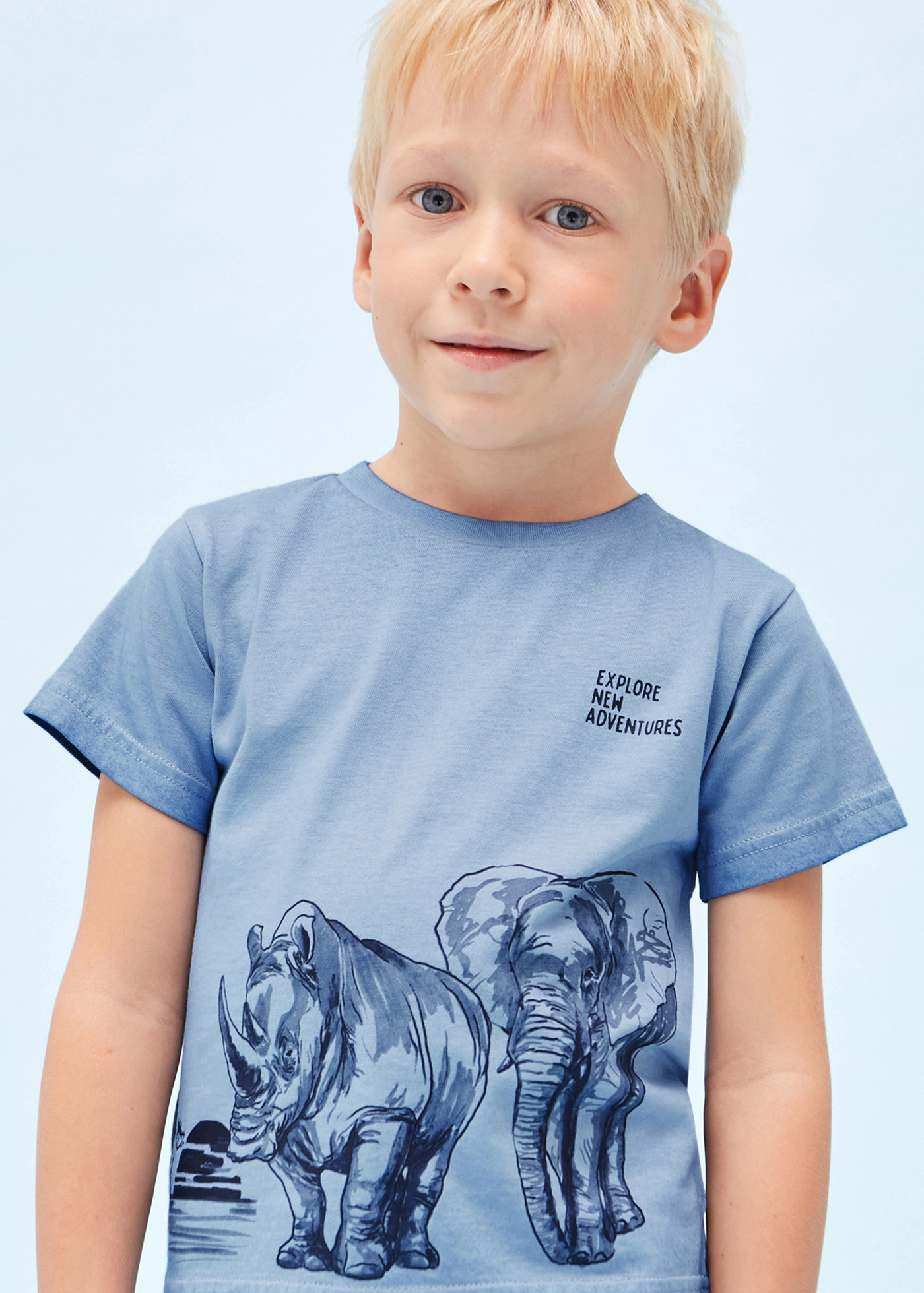 Camiseta de manga curta com estampa para meninos