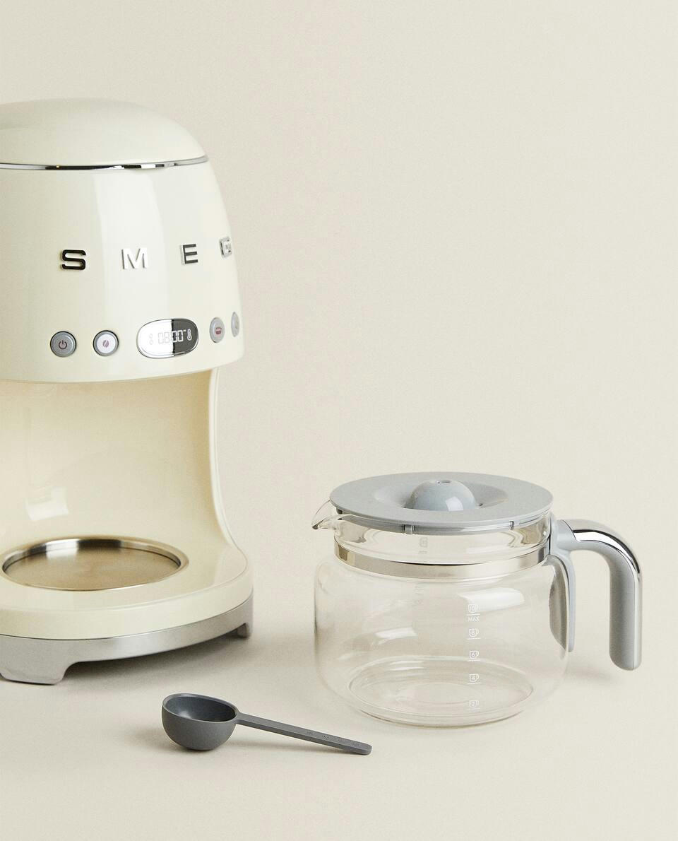 Máquina de café por gotejamento programável SMEG