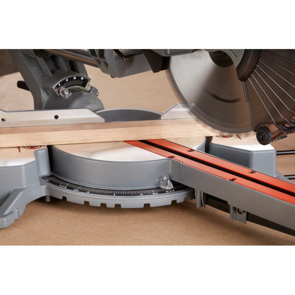 KAPP- & GJÆRSAG BLACK+DECKER BES700-QS 1600W 216MM