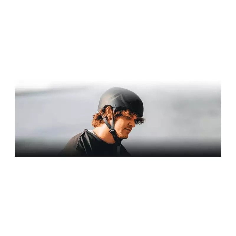 Casque watersport LIQUID FORCE Hero Black