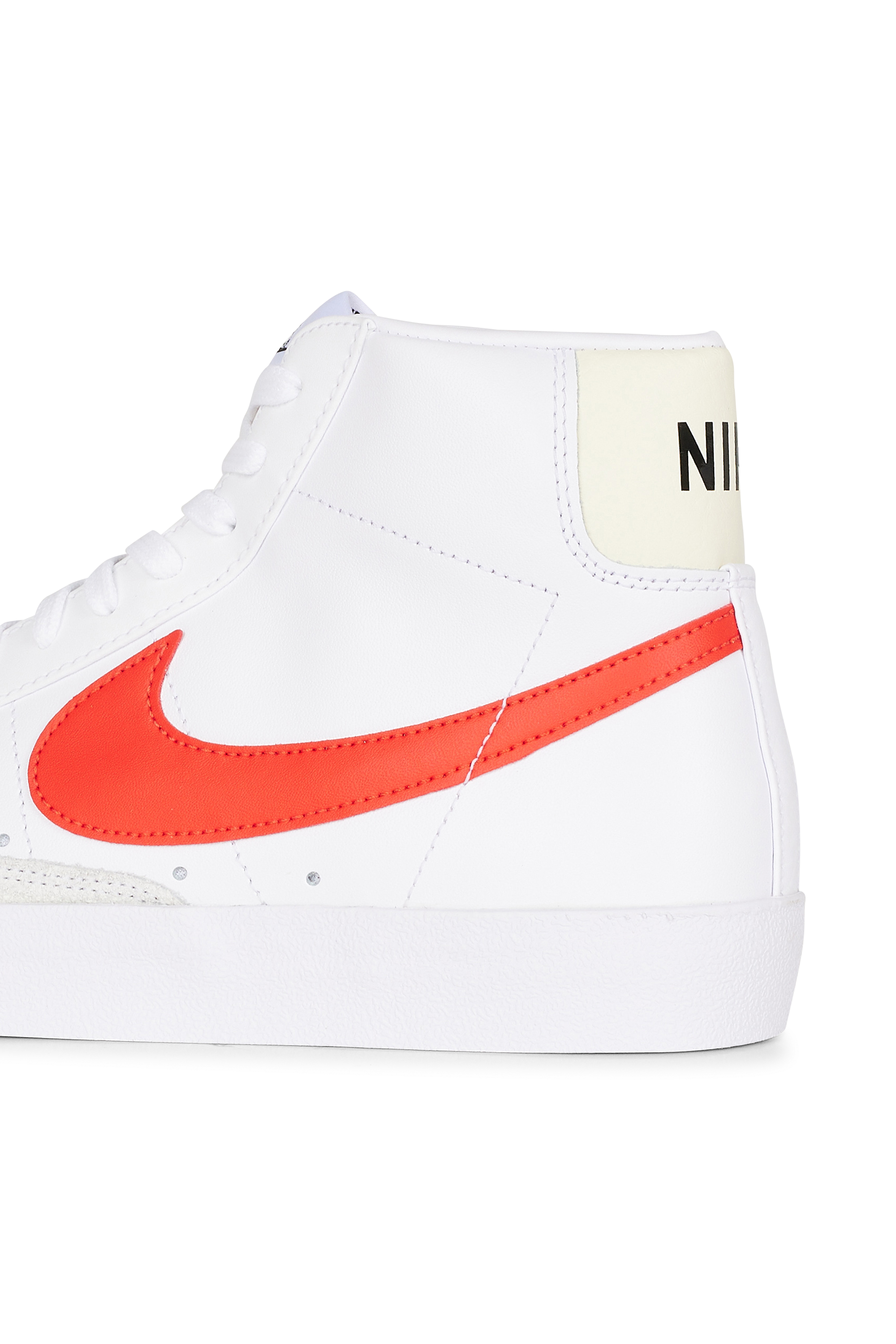 NIKE baskets blazer mid '77 vntg Blanc