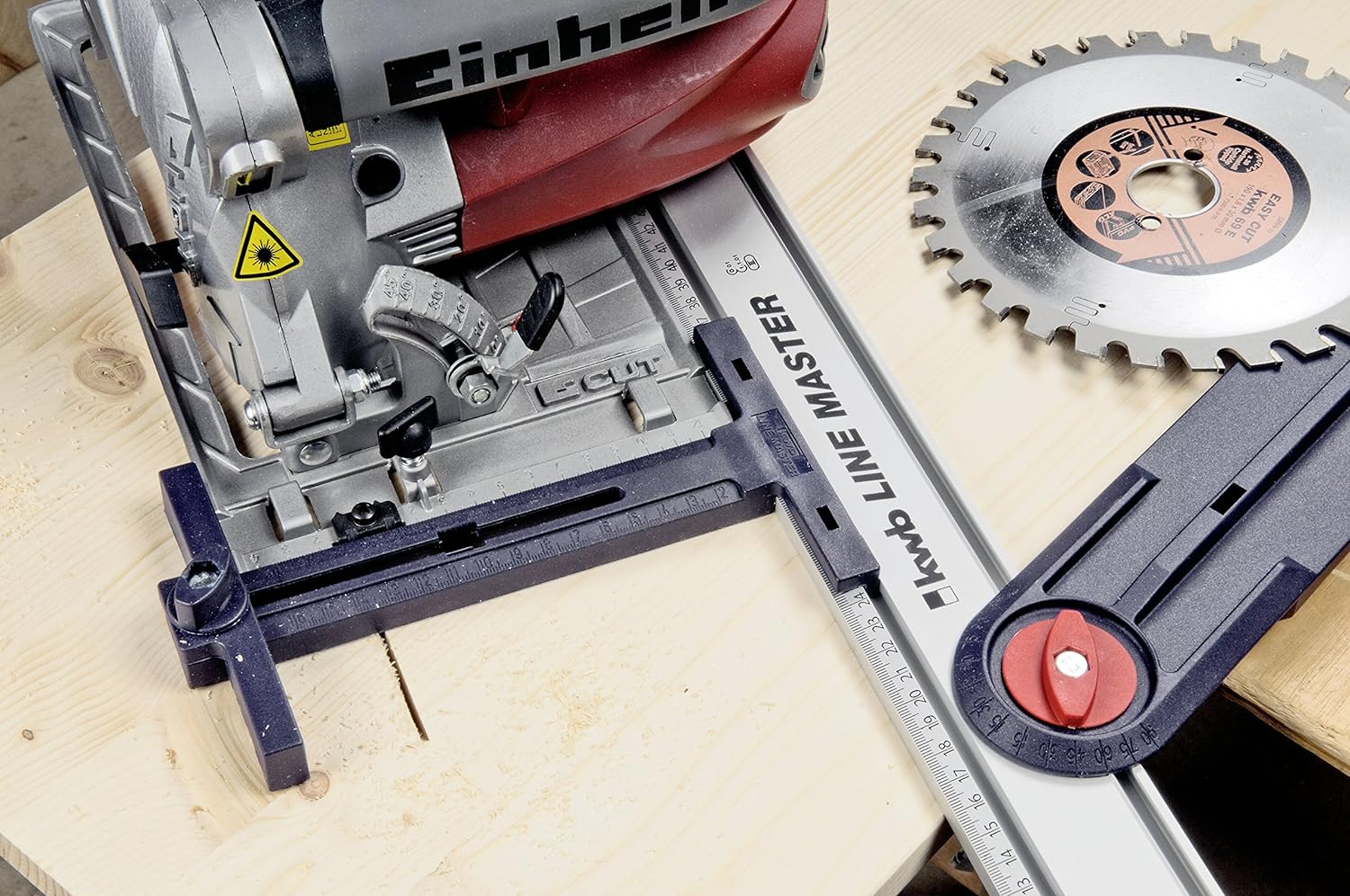 kwb LINE-MASTER Precisieliniaal 800 mm, Voordeelset met geleiderail, zaaggeleider, hoekaanslag en 2 spanklemmen, voor houtbewerking, handwerk en metaalbewerking