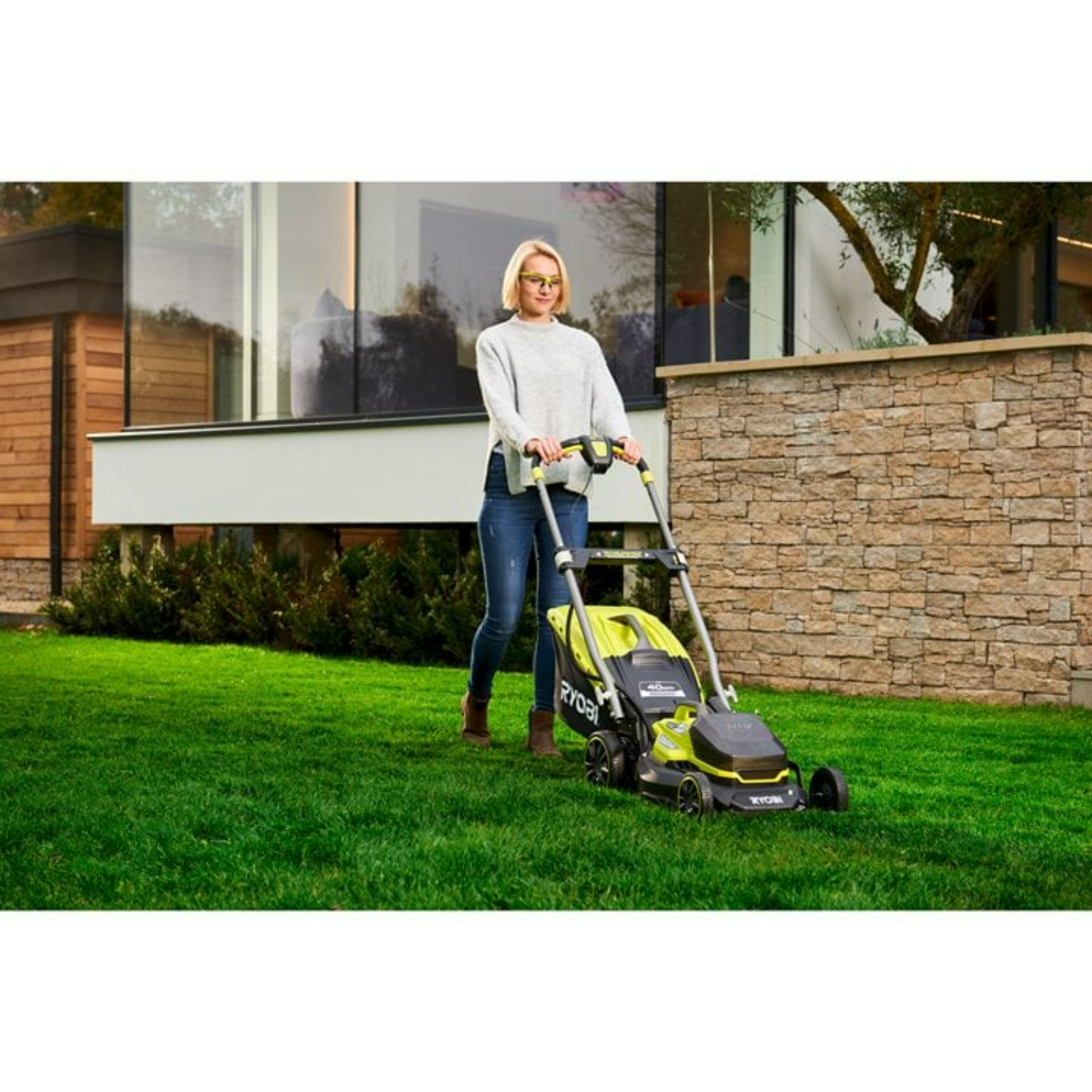 Ryobi RY18LMX40A-150 18V Li-Ion accu grasmaaier set (1x 5.0Ah) - 40cm - koolborstelloos