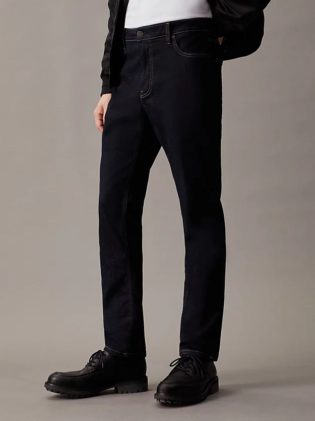 Calça jeans afunilada