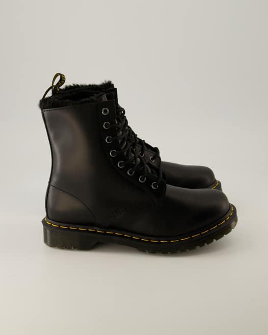 Dr. Martens 1460 Serena Bikerboots in Schwarz