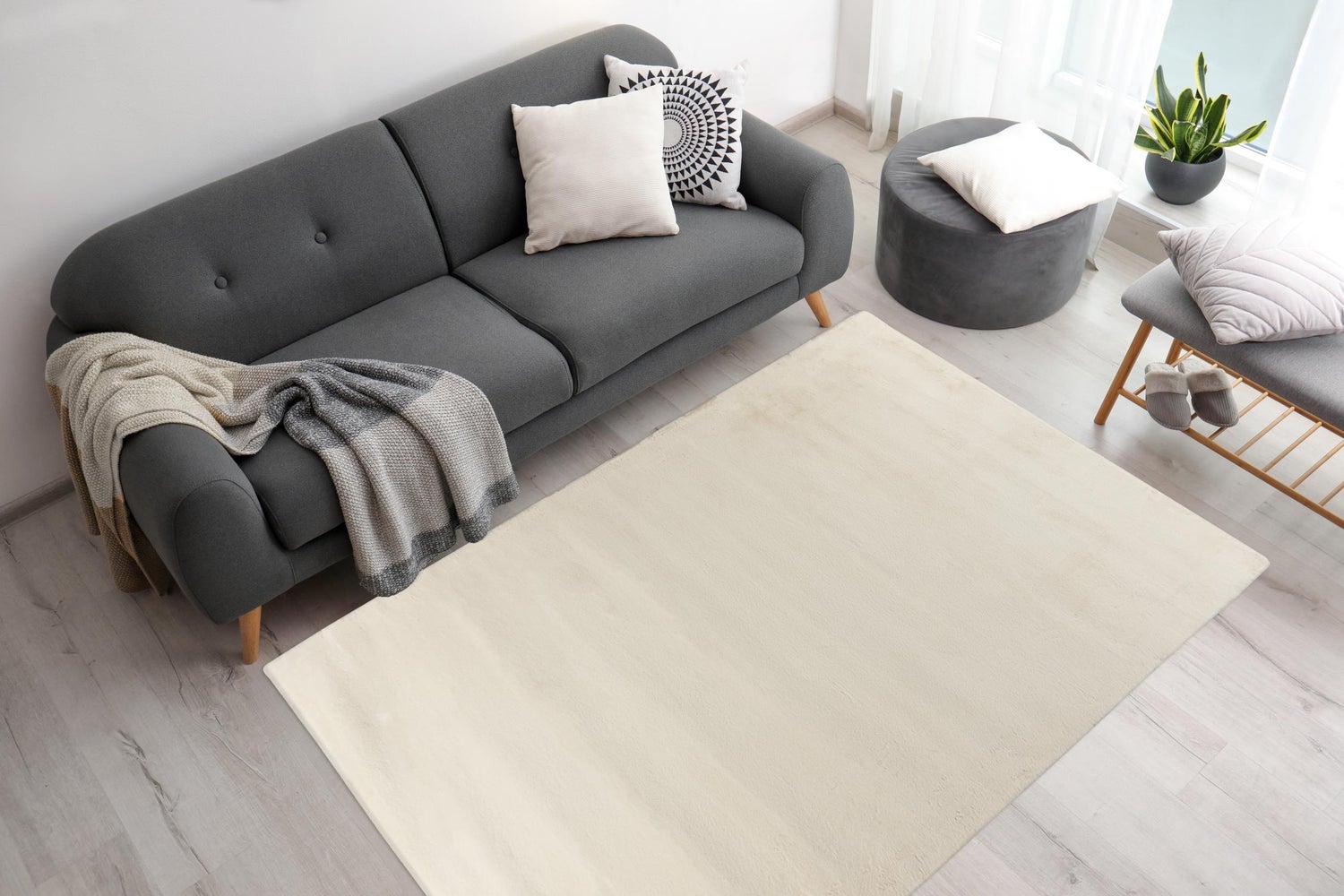 Laagpolig vloerkleed Plushique zilverbeige effen 80 x 150 cm