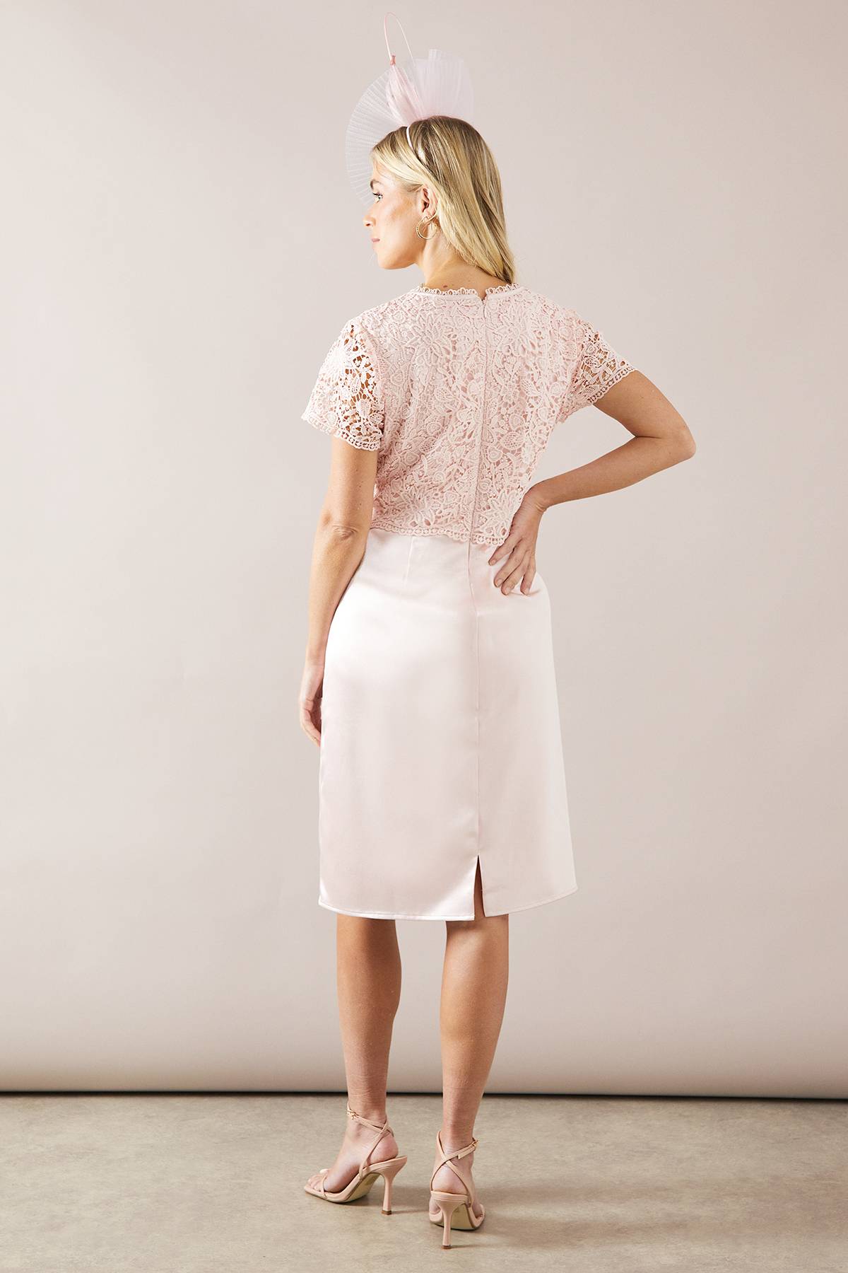 Wallis Robe Midi Crayon à Superposition de Dentelle Petite Taille