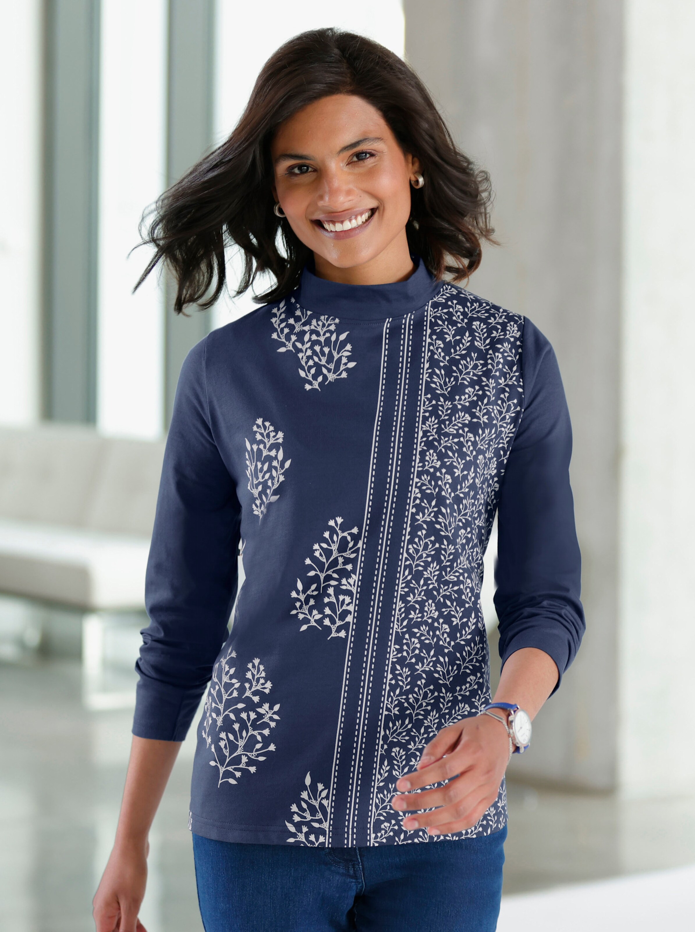 Stehkragenshirt