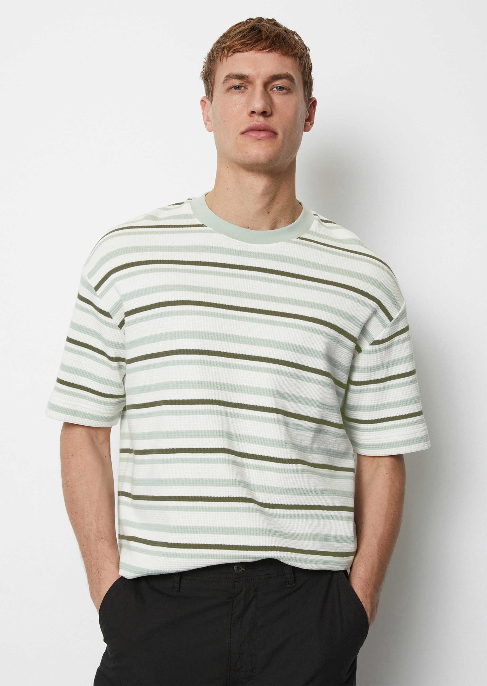 T-Shirt regular mit feiner Waffelstruktur