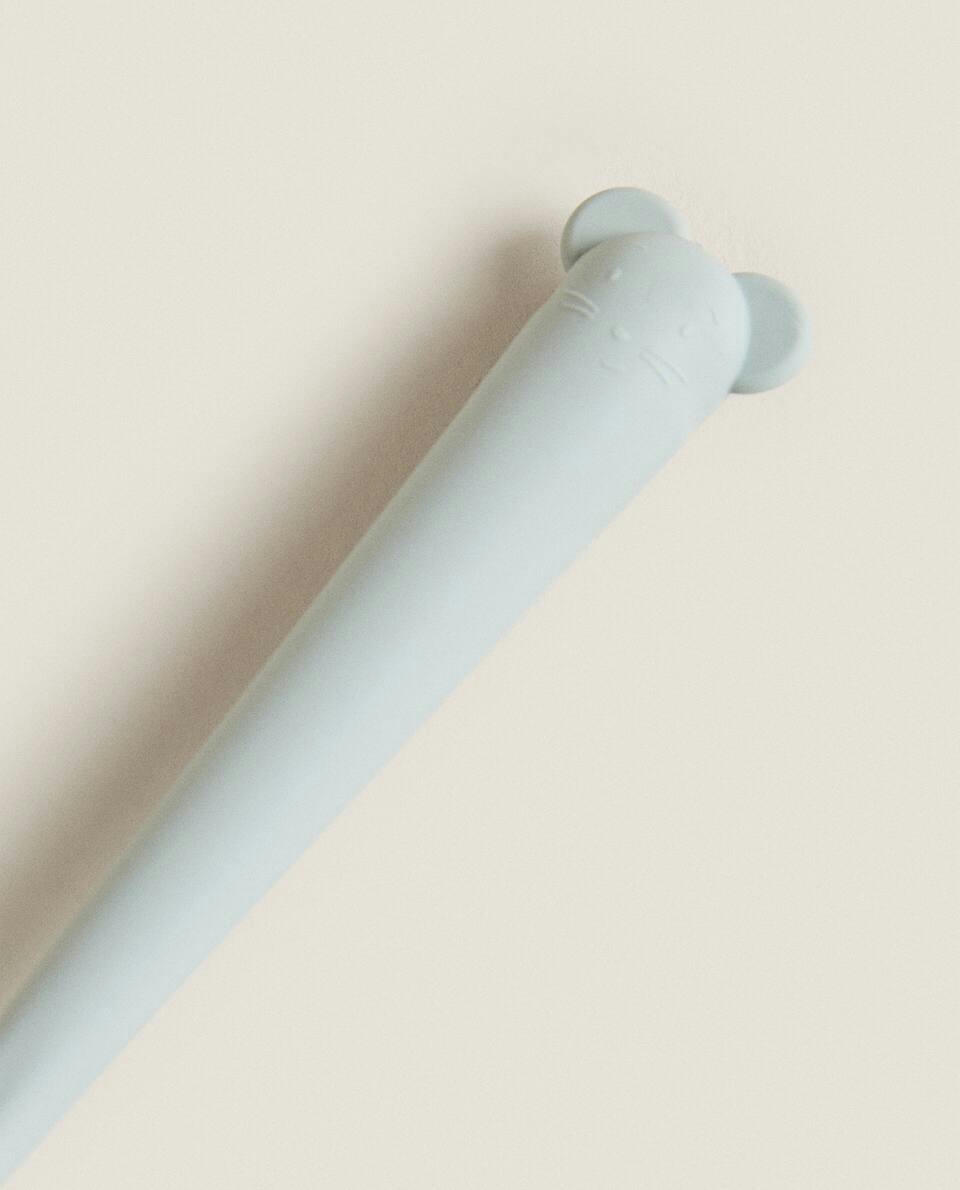 COLHER DE SILICONE EM FORMATO DE MORCEL