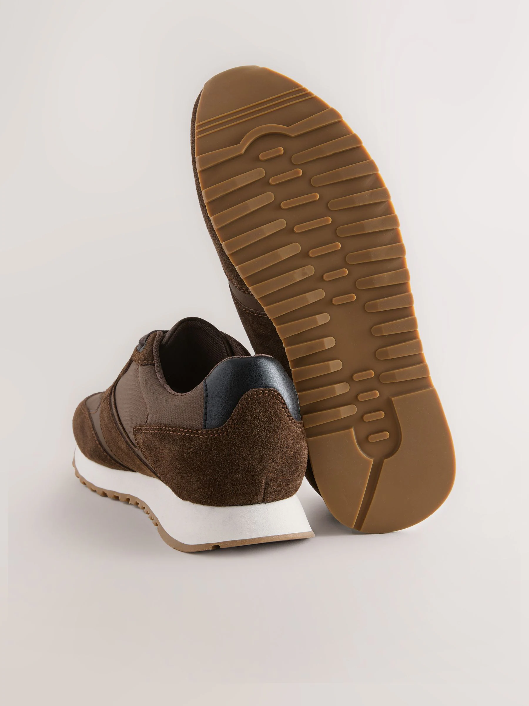 Bruin - Smart Casual Runners Trainers with Suede Trim