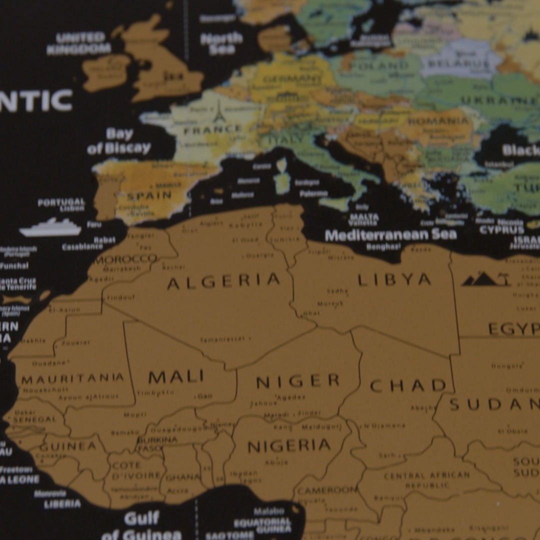 (82x59cm) Rubbel Weltkarte Scratch Map Poster Schwarz