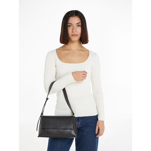Calvin Klein Daily Pebble Skuldertaske, Black