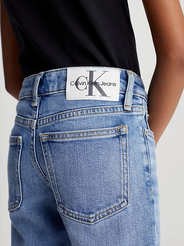Calça jeans reta de cintura média