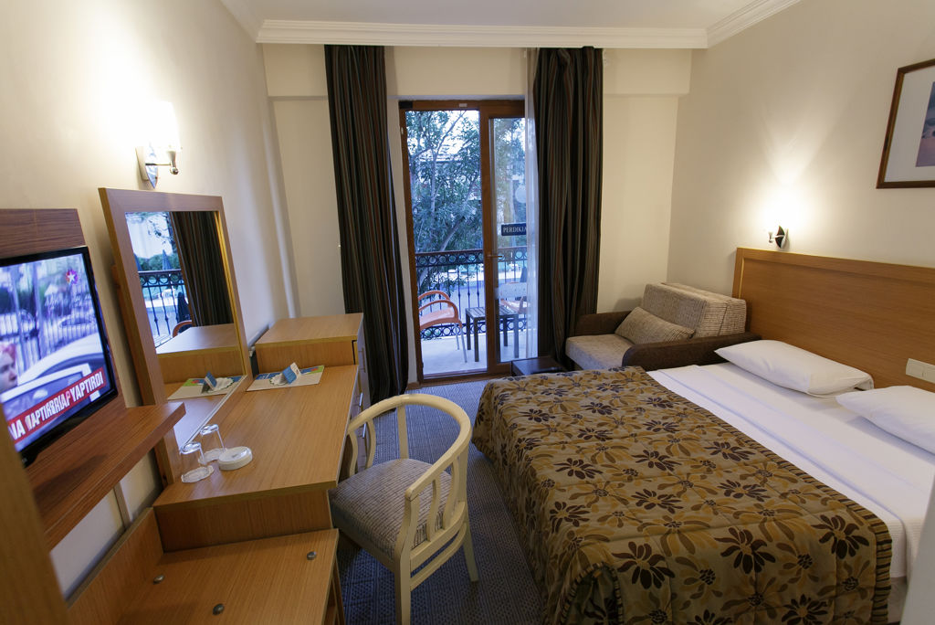 Fly & Go Perdikia Beach Halfpension - Hotel