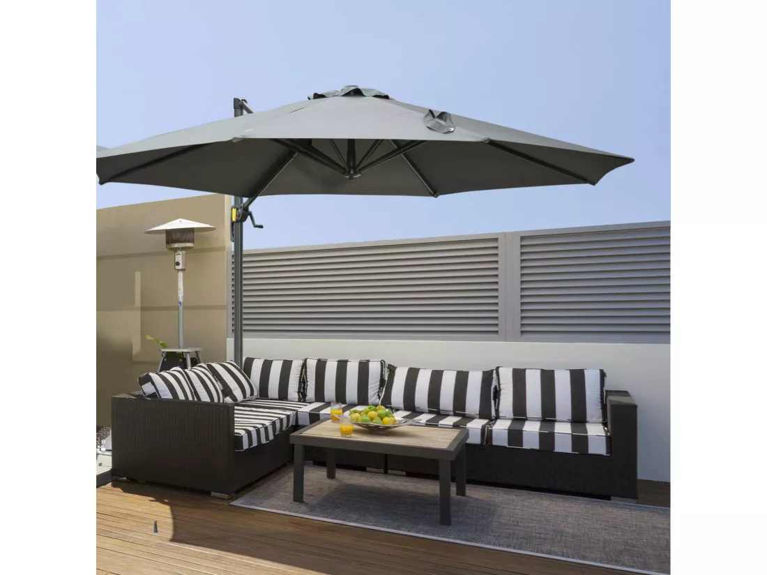 Parasol déporté octogonal inclinable rotatif 360° manivelle piètement acier mât alu. dim. Ø 2,95 x 2,5H m polyester haute densité gris