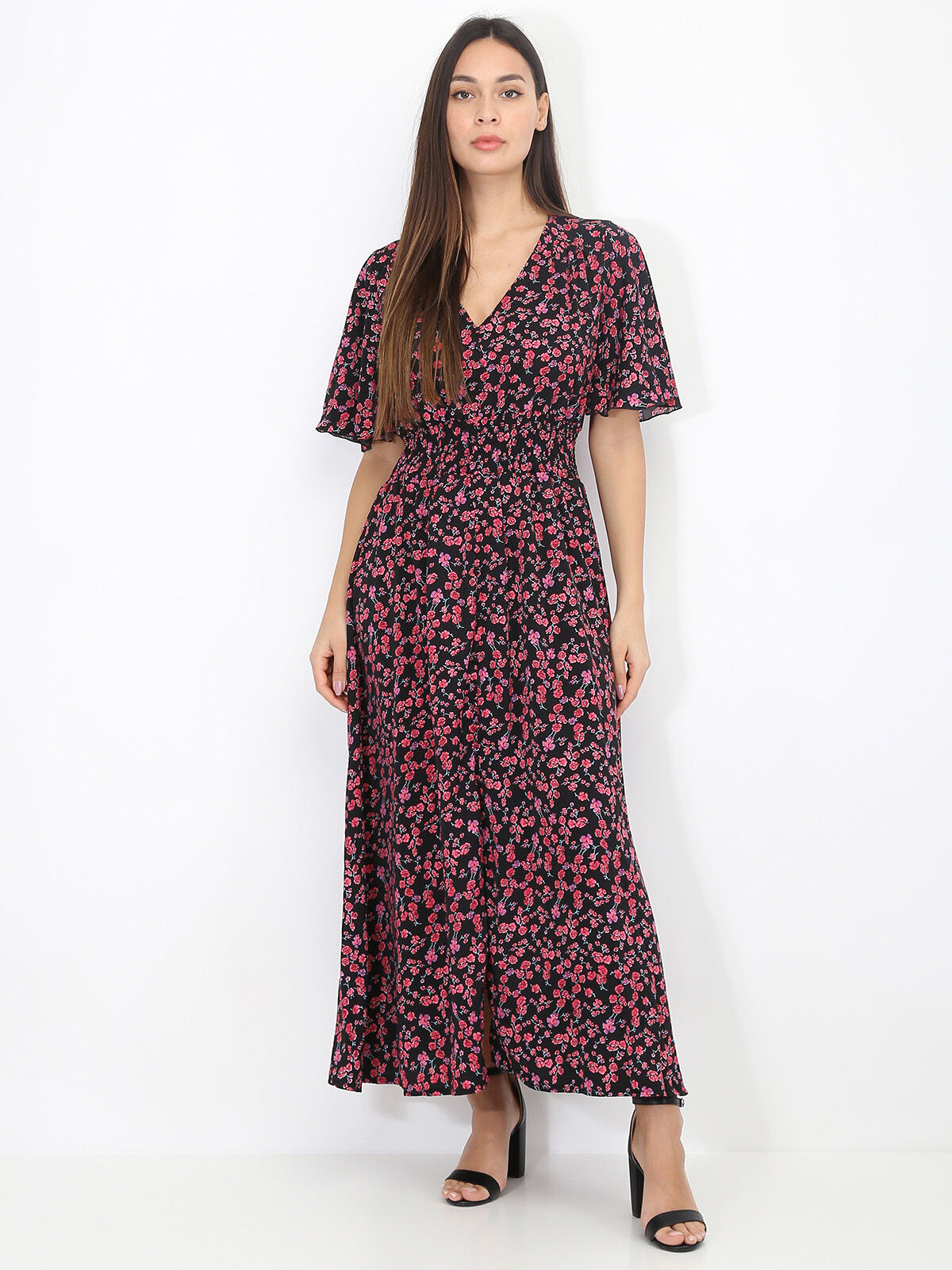 Robe longue fendue fleurie et smockée- noir_et_rose