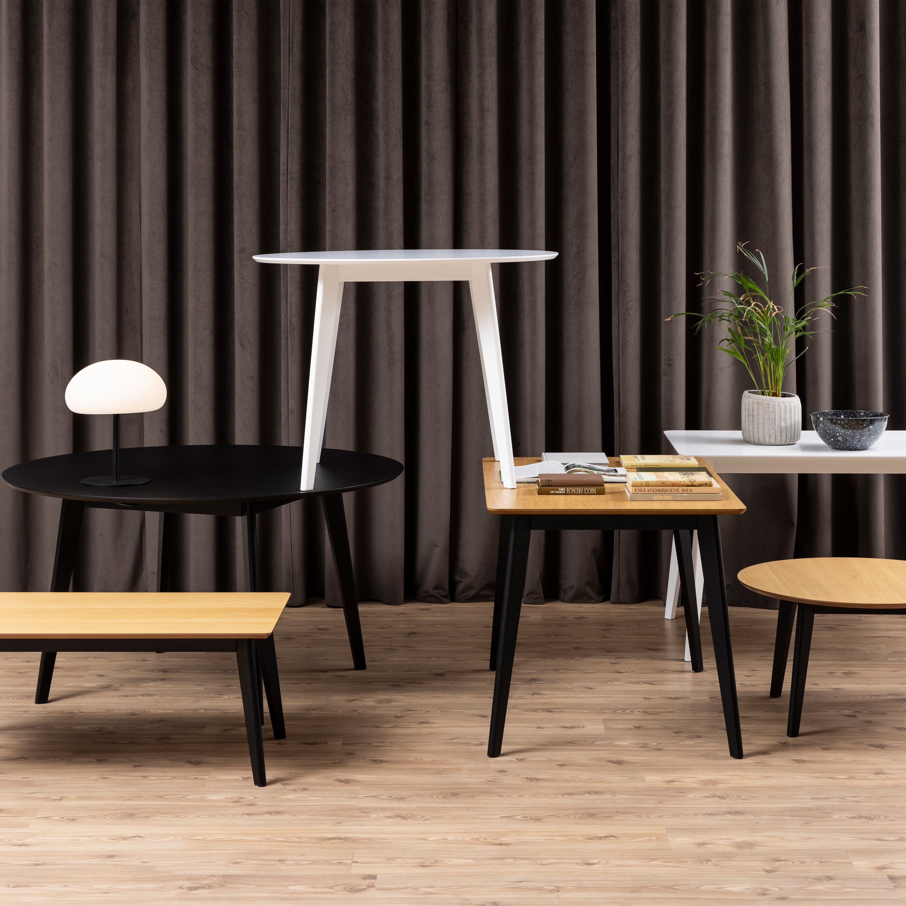 by fonQ basic Crow Eettafel - 120 x 80 cm - Eiken / Zwart