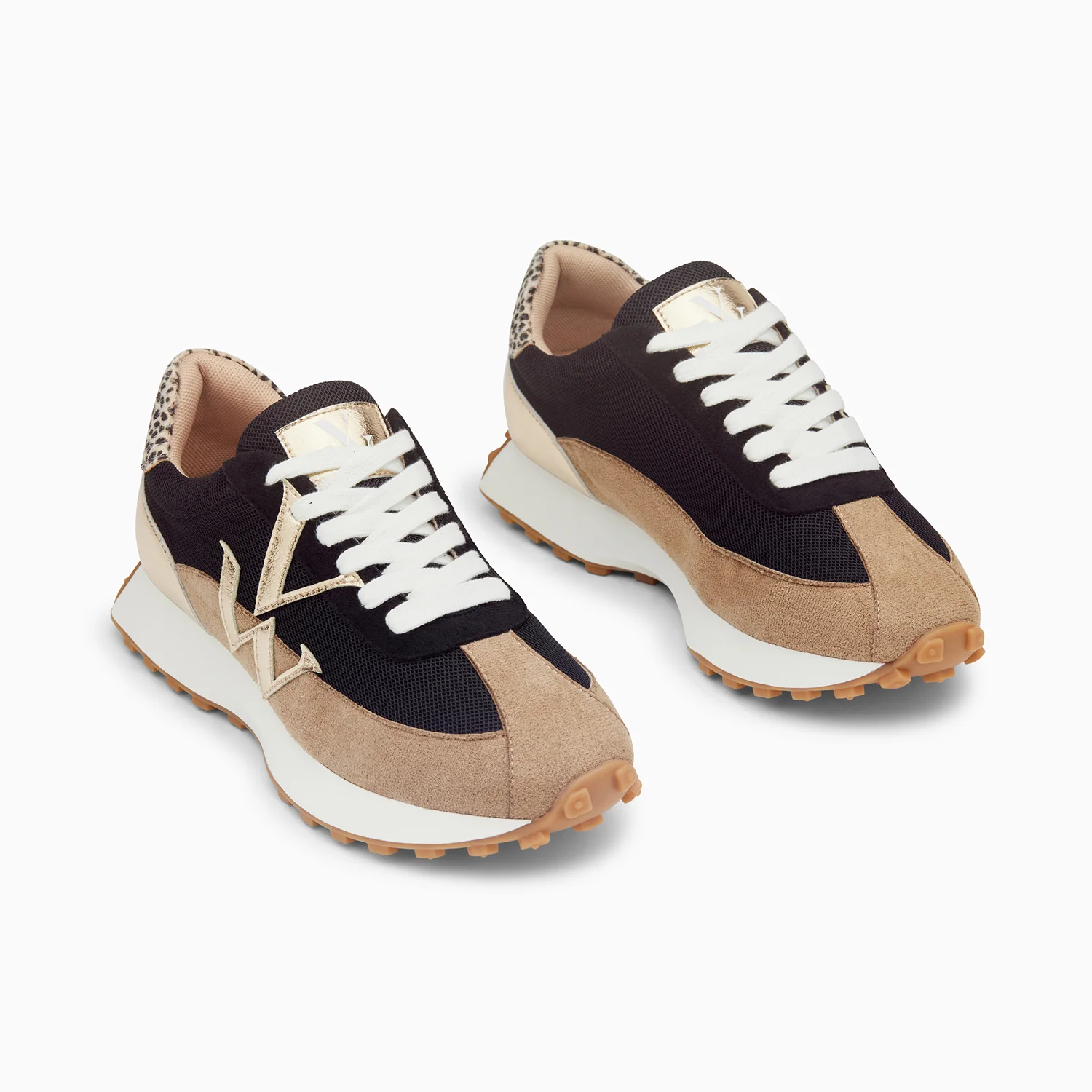 Sneakers-Baskets monogramme Pia beige et noir à semelle running