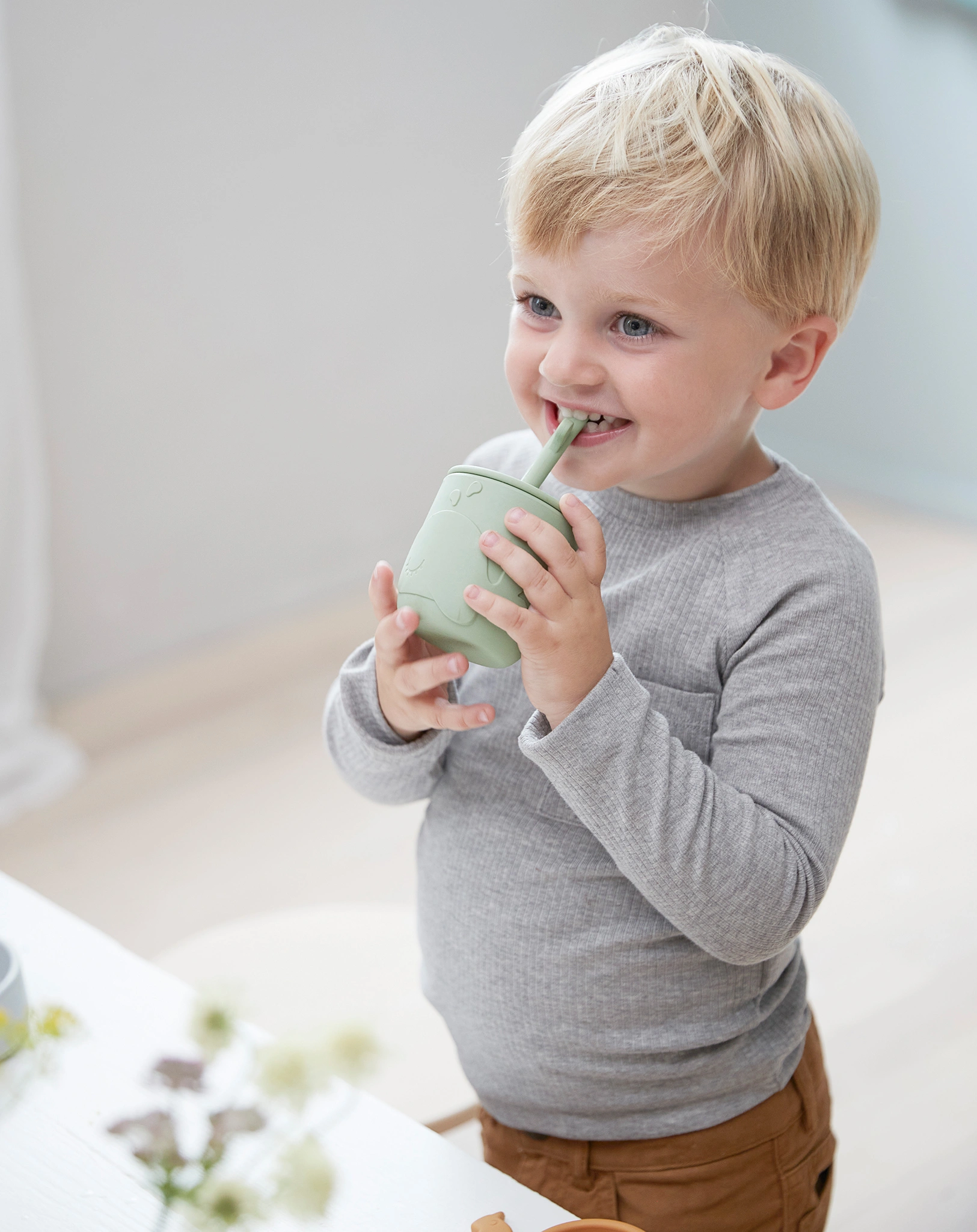 Strohhalmbecher PEEKABOO - WALLY 2er Pack in grün