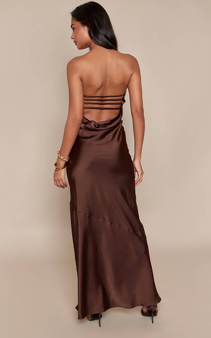 Chocolat Robe Longue Satinée À Bandeau Avec Dos Drapé