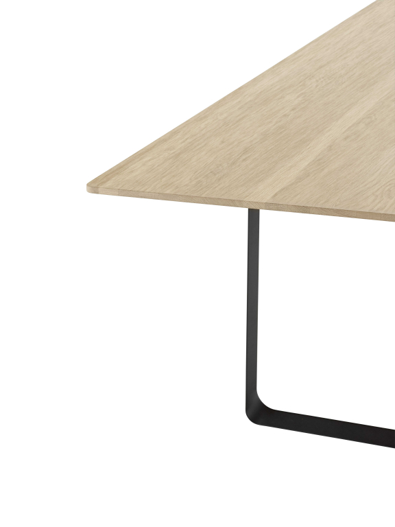 Muuto 70/70 Solid Oak tafel 295x108 wit