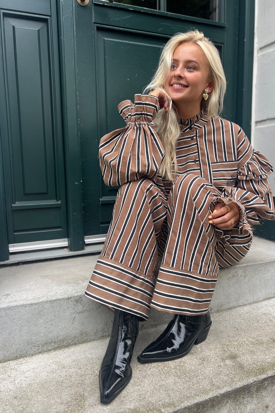 Stories From The Atelier By Copenhagen Shoes When You Listen Pants 0895 coffee stripe