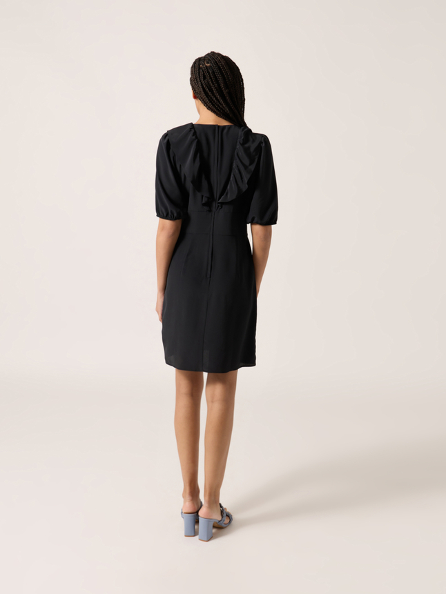Robe courte à manches courtes