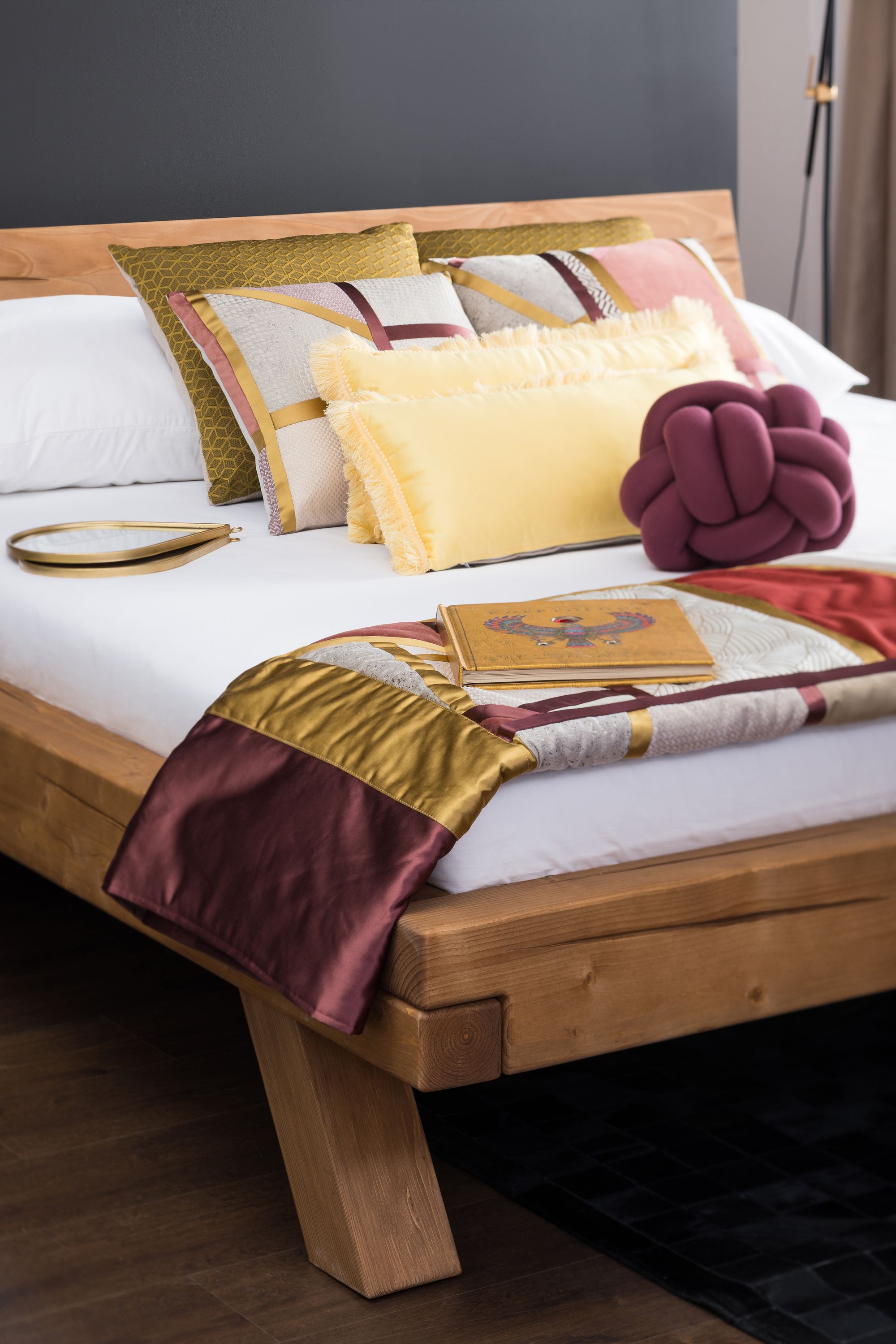 Balkenbett 140 x 200cm Massivholz Bettgestell Doppelbett Ehebett Bettrahmen