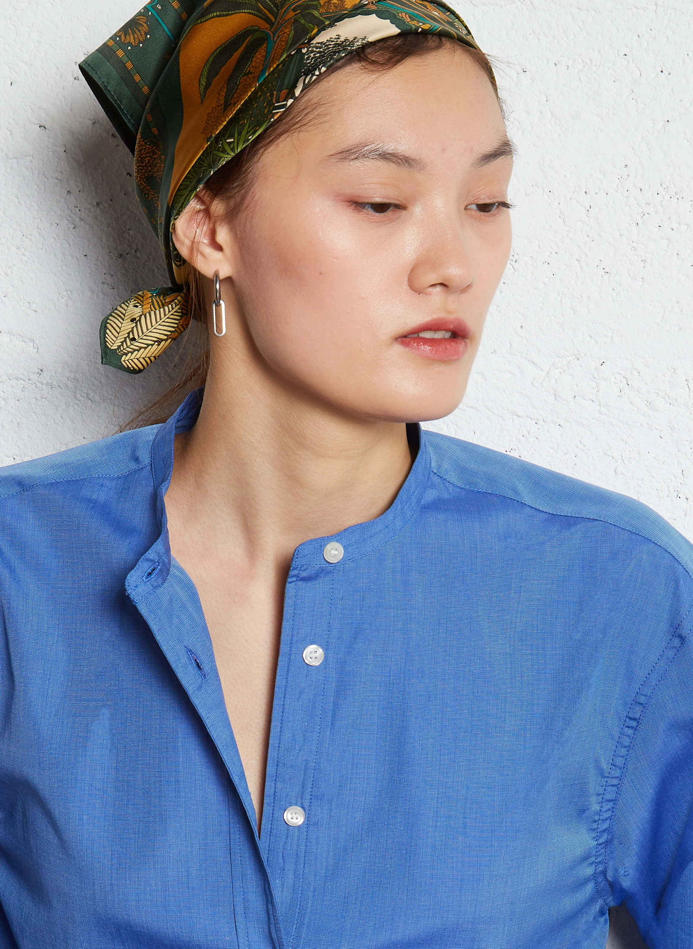 BERMUDES - Chemise droite col rond en coton | Bleu