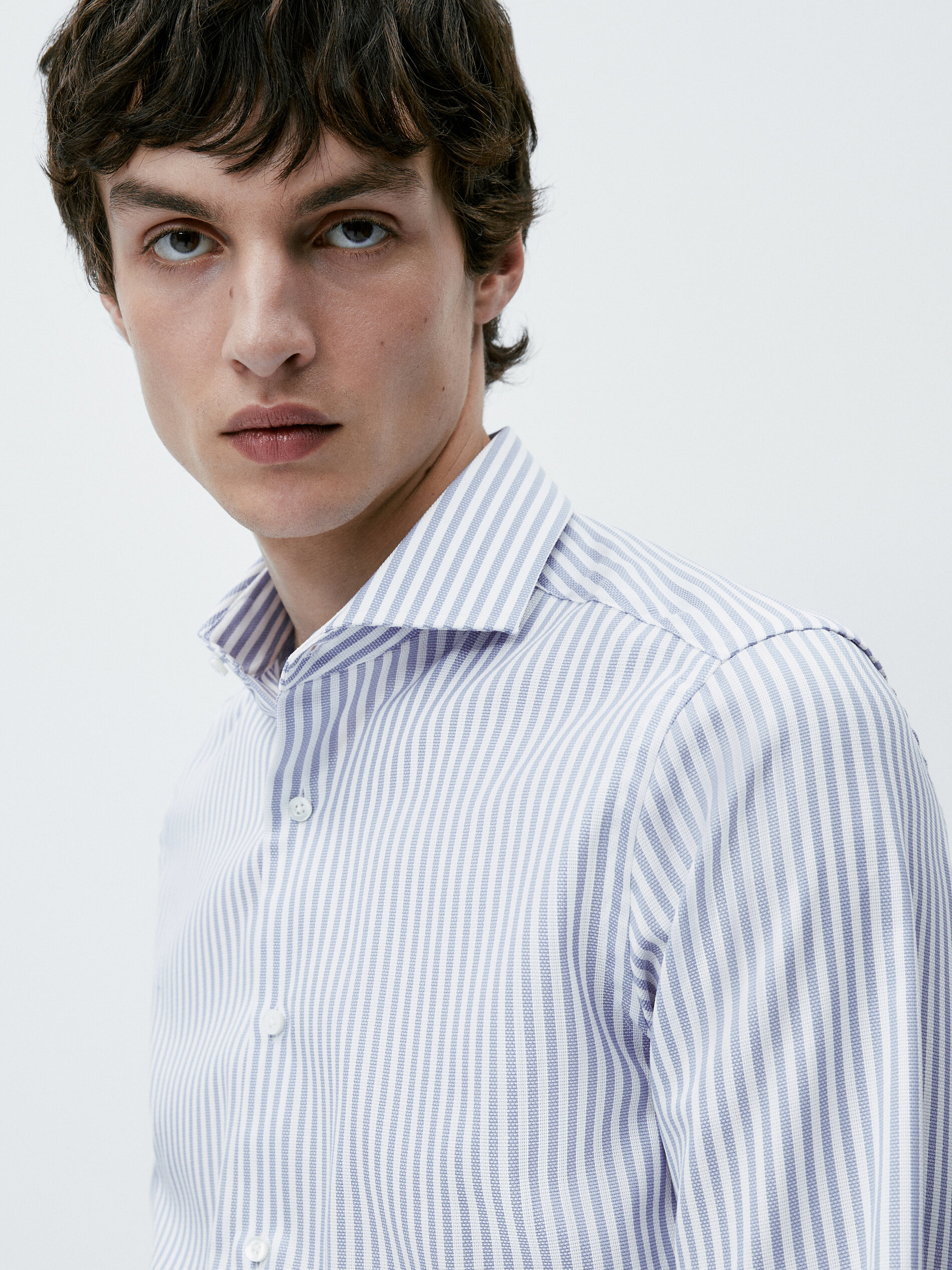 Camisa listrada, estrutura fácil de passar, modelagem slim - AZUL