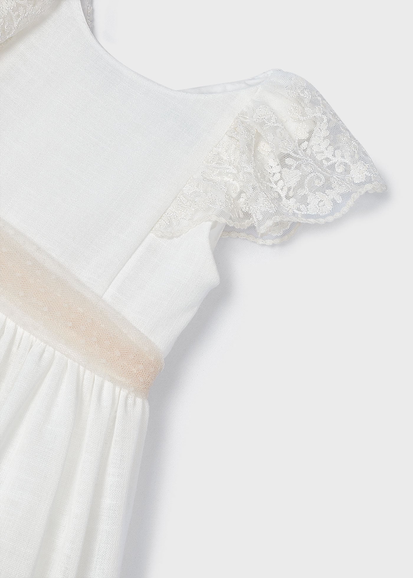 Vestido nude de renda com faixa plumetti para meninas