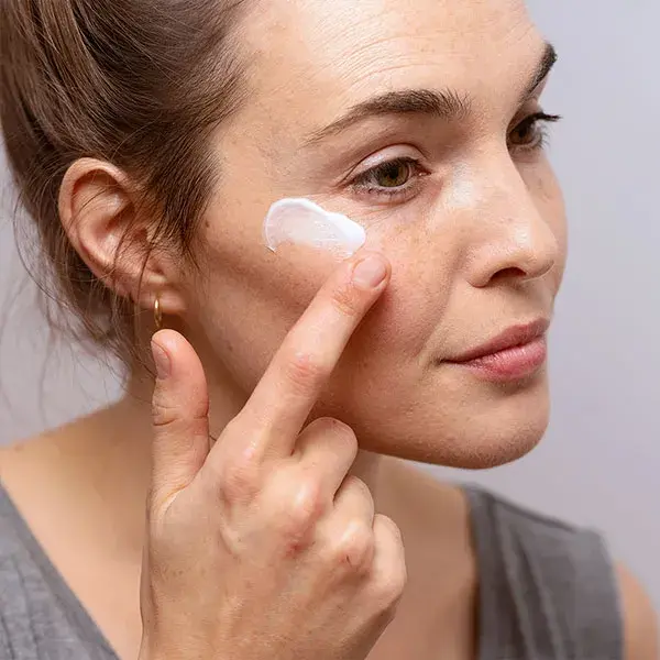SVR PALPEBRAL Creme calmante e anti-arranhões para pálpebras irritadas 15ml